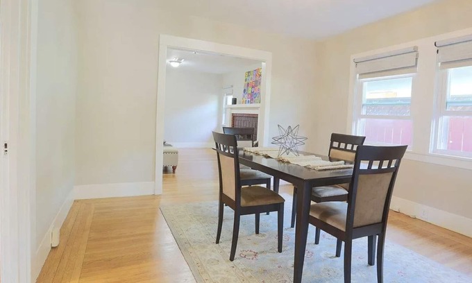 Southwest Berkeley House | Cheerful 2-Bedroom House in Berkeley