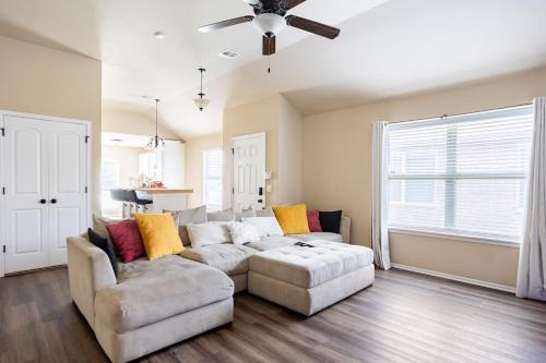 Oklahoma City Villa | Cheerful 3 Bdrm space, 2 bath!. You gotta love it!