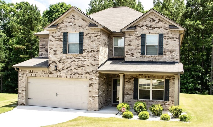Hampton House | Cheerful & Spacious 4bedroom home away from home!