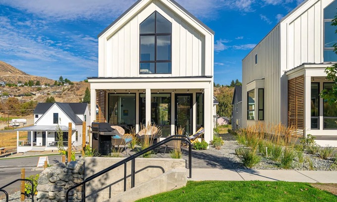 Chelan House | Chelan Awhile at The Lookout at Lake Chelan