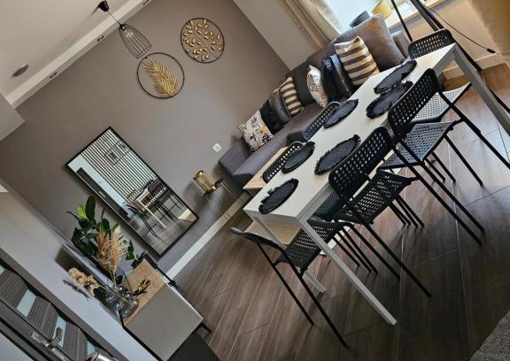 Piekoszow Apartment | Chelosiowy Apartament Targi Kielce