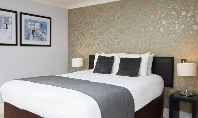 Maresfield Hotel | Chequers Inn by Greene King Inns