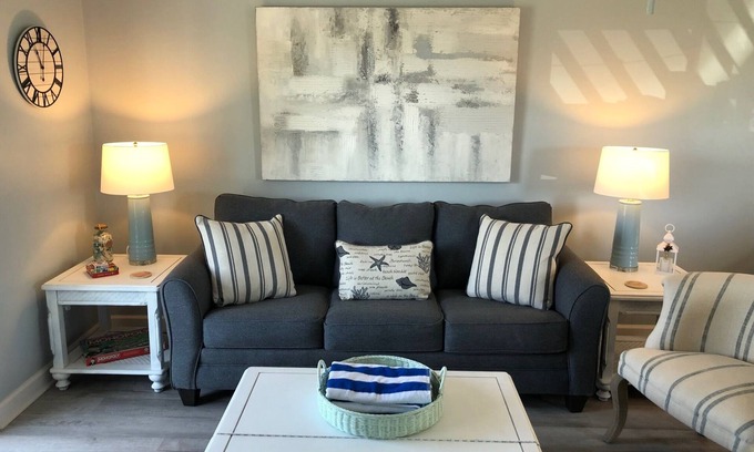 Cherry Grove Beach Condo | Cherry Grove Condo - Close to everything!