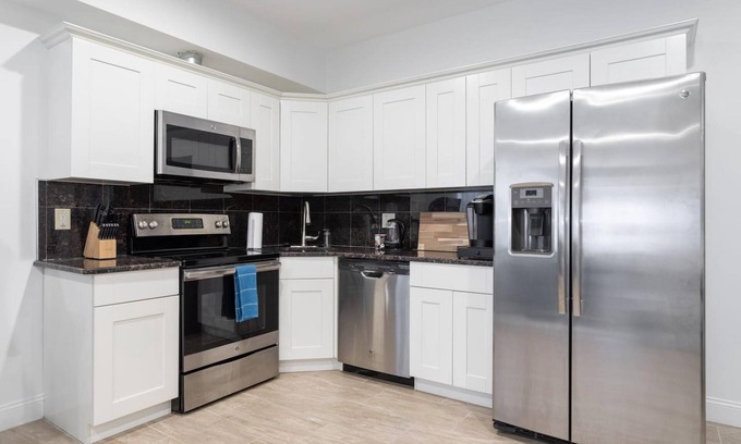 Chinatown Apartment | Cherry Suites 2BR Apt w W D Arcade Machine