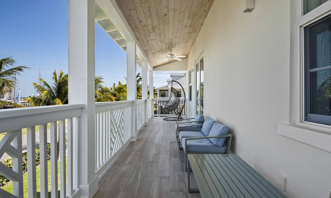 Palm Cay Apartment | Chesapeake Place in Palm Cay