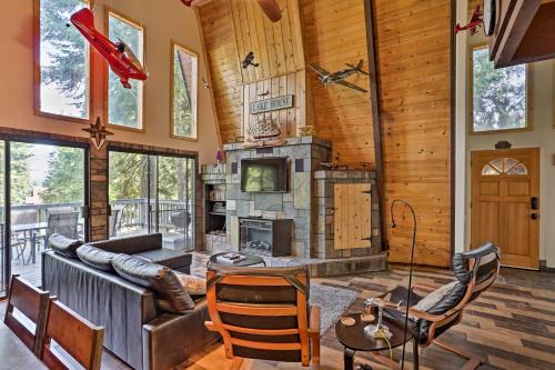 Lake Almanor West House | Chester Cabin with Deck - Walk to Lake and Golfing!