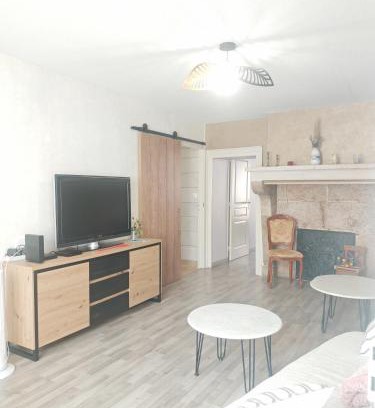 Humes House | chez Émile côté face maison entière, 3 chambres, 2 salles de bains,jardin et terrasse