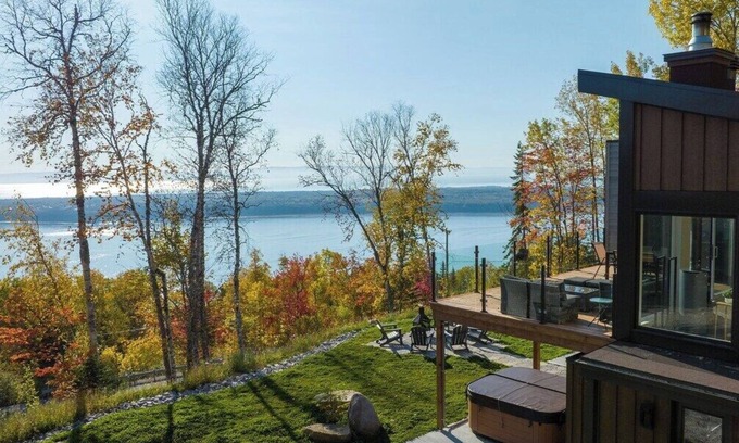 Baie-St-Paul Ski Chalet | Chez Annie 215 - Panoramic Views, Spa & Trails