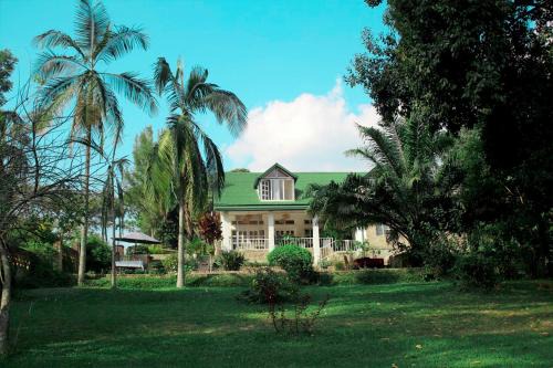 Nyanza Cabin | Chez Drocella Eglantine Lodge