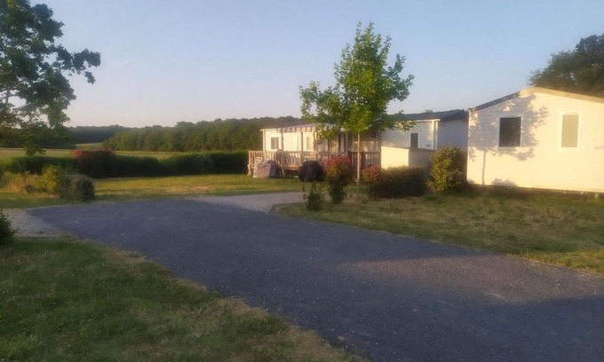 Coulanges Other | CHEZ LOLO MH 3CH 2SDB CLIM 8p VUE CHAMPS EMPLACEMENT CALME