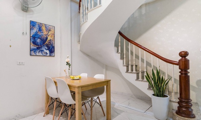 Truc Bach House | Chez Max's Elegant Fullhouse Minutes to the Old Quarters