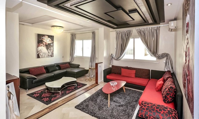 Bourgogne Apartment | Chic 1BR in Bourgogne
