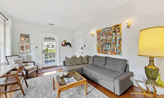 Charlotte Condo | Chic 1BR King Condo | Elizabeth-Plaza Midwood