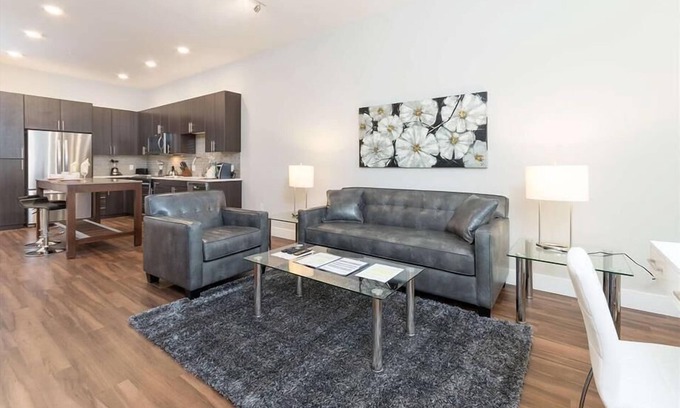 Shoreline West Apartment | Chic 1BR | Rooftop Terrace | Pool | Mountain View