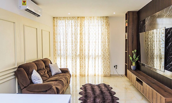 Roman Ridge Apartment | Chic 2 bedroom apartment in Roman Ridge, Accra with pool and gym access