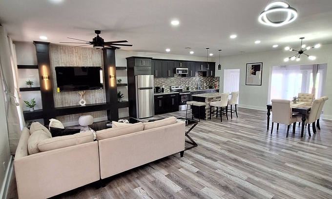 Freeport House | Chic 2BR/2BA Retreat: Modern Comfort & Style, Near the Beach