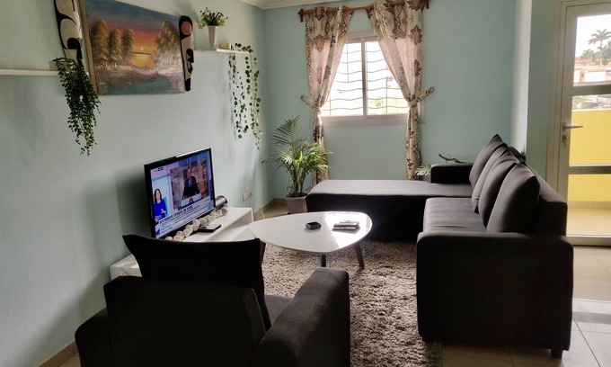 Yaounde Apartment | Chic apartment in the heart of Dtwn Ydé FREE WiFI