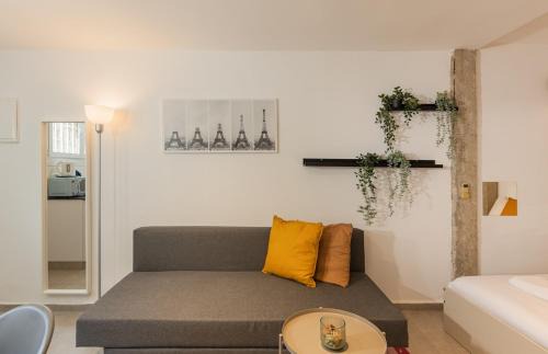 Florentin Apartment | Chic Central TLV Studio