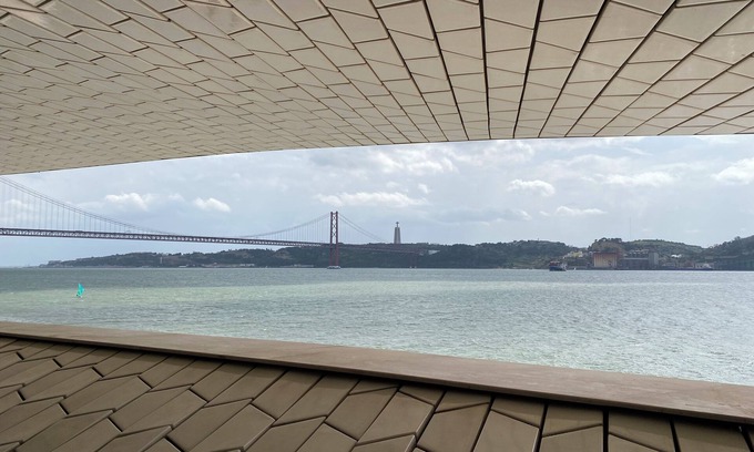 Sao Sebastiao da Pedreira Apartment | Chic & centrally located 1bd Lisbon, very spacious with lots of natural light