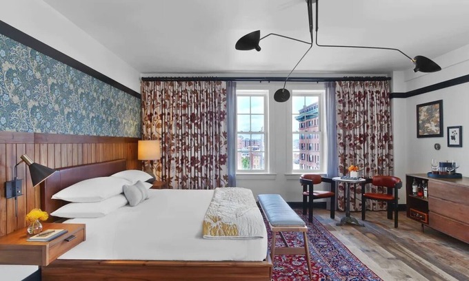 Mount Vernon Hotel | Chic Corner King - Revival Baltimore - Unit w/Rooftop Dining & Karaoke Rooms