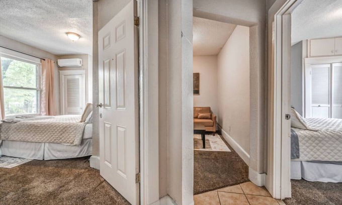 Midtown Apartment | Chic Midtown Apartment Near Zoo, Park and Museums