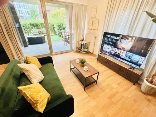Neudorf-Weimershof Apartment | Chic one bedroom with parking&terrace-KIR22