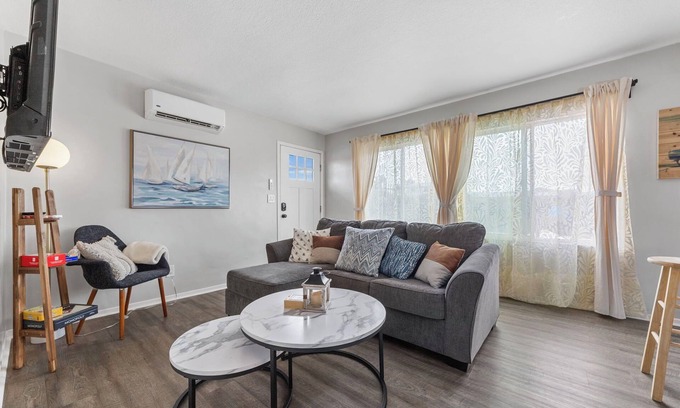Logan Heights Apartment | Chic SD Gem WiFi Trolley Access Mins to Balboa,DT,Petco Park Pet Friendly!