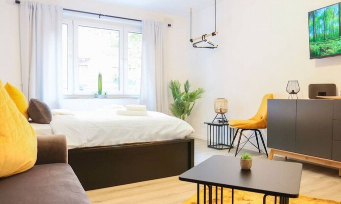 Lindenhof Condo | Chic Studio | 1 Min to HBF