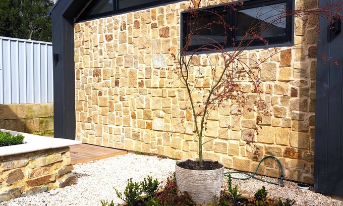 Woodside Apartment | Chic studio in lovely Woodside Adelaide Hills with AC, WiFi, Fireplace and Bath