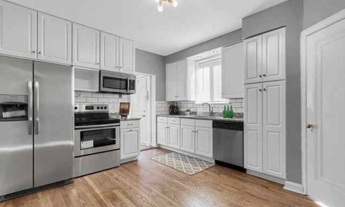 Northampton House | Chic & Stylish 2BR Hideaway - STL Zoo & Aquarium