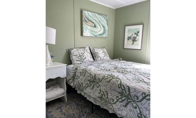 Rockaway Beach Cottage | Chickadee Camp- Original RR cabin, light & bright