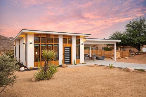 Joshua Tree House | Chicory by AvantStay Modern Desert Retreat w Hot Tub