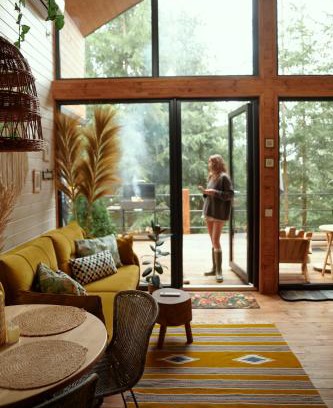Yablunytsya Ski Chalet | Chili Shale