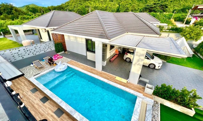 Sattahip Villa | Chill at Hill Pool Villa Sattahip