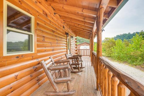 Chillicothe House | Chillicothe Cabin Near Hocking Hills State Park!