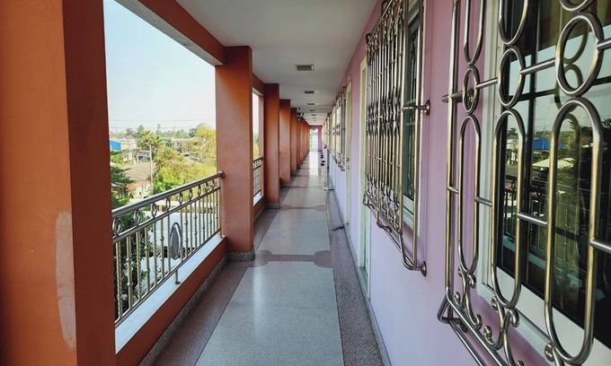 Nakhon Chai Si Hotel | Chompoo Inn