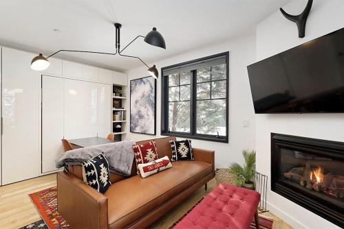 West End House | Christiana Lodge 102A Studio in Aspen with Hot Tub access