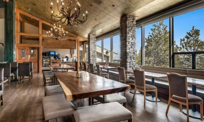 Tahoe Village Condo | CHRISTMAS @ Heavenly SKI IN/OUT! 1-bedroom condo @ The Ridge Tahoe Dec 21st-28th