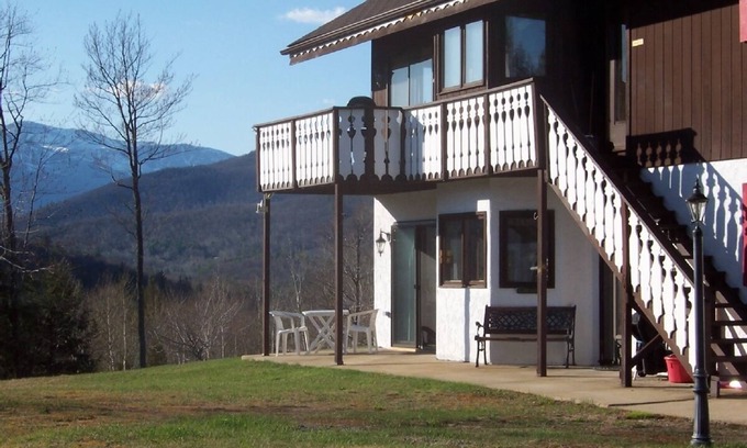 Jackson Condo | Christmas Mt. Condo with Mt. Washington Views adjacent to Storyland