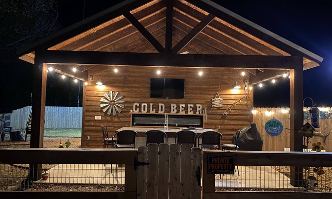 Caldwell Apartment | Circle C Cabin Perfect for Cozy Relaxing Retreats
