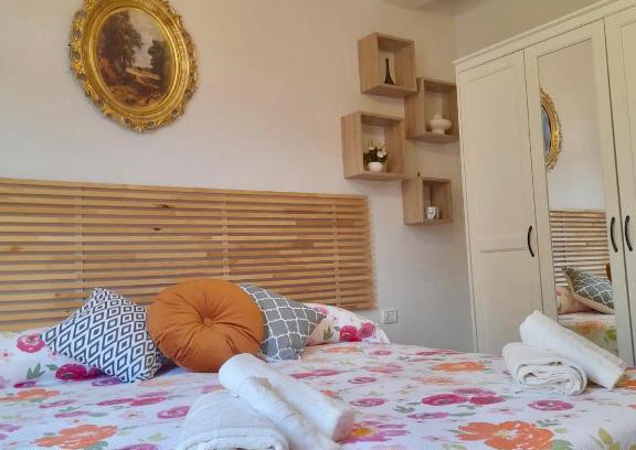 Luco di Mugello Apartment | Citrino one room flat - near Mugello Circuit