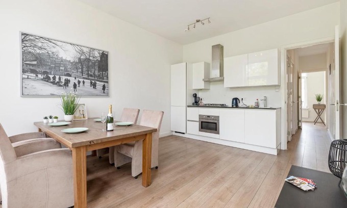 Oude Pijp Apartment | City center apartment for a group of 4 in Amsterdam - Apt 2