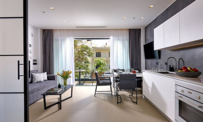 Heraklion House | City Lion by Semavi
