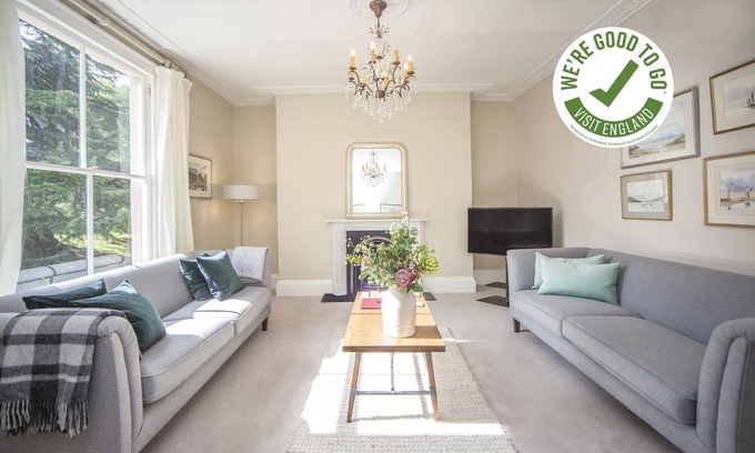 Bath House | CITY VIEW - BATH - a 2 bed apartment that sleeps 4 guests in 2 bedrooms