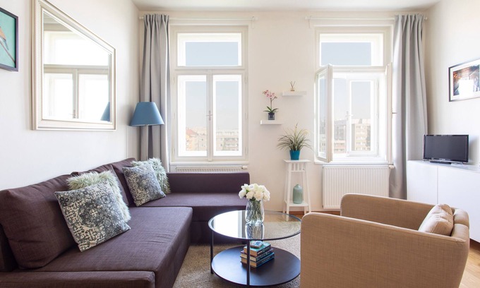 Prague 3 Apartment | City Views from a Flat near George Square