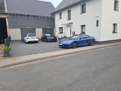 Rodder Apartment | CJS Apartments - Chill or Drive am Nürburgring, Free Parking, WLan, Spacious Rooms, Quiet Location