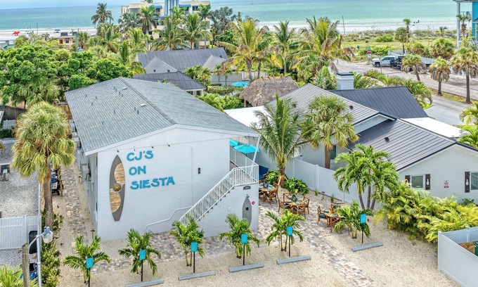 Siesta Key Village House | CJs - Pet Friendly, Located in Siesta Key Village, Steps to Siesta Key Beach!