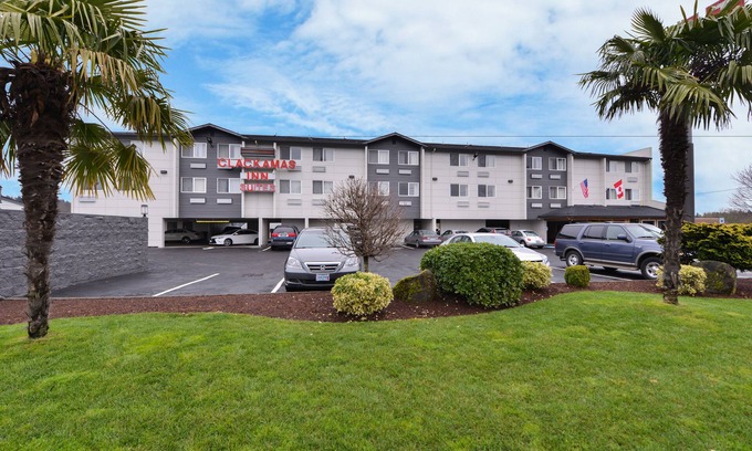 Clackamas Hotel | Clackamas Inn & Suites