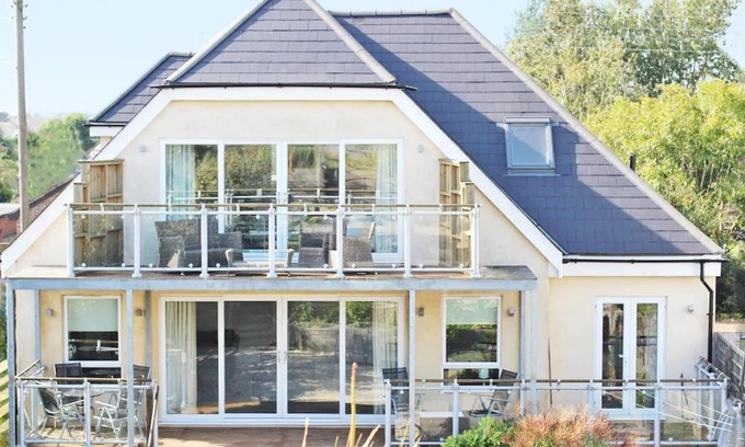 New Romney Villa | Claremont Beach House