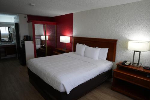 Broken Arrow Hotel | Clarion Hotel Broken Arrow - Tulsa